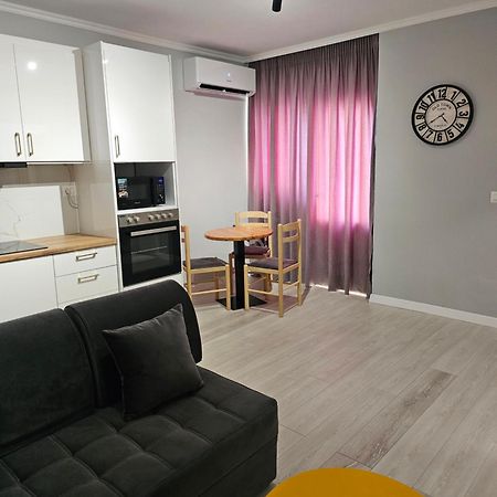 Stephan Apartments Sarandë Buitenkant foto